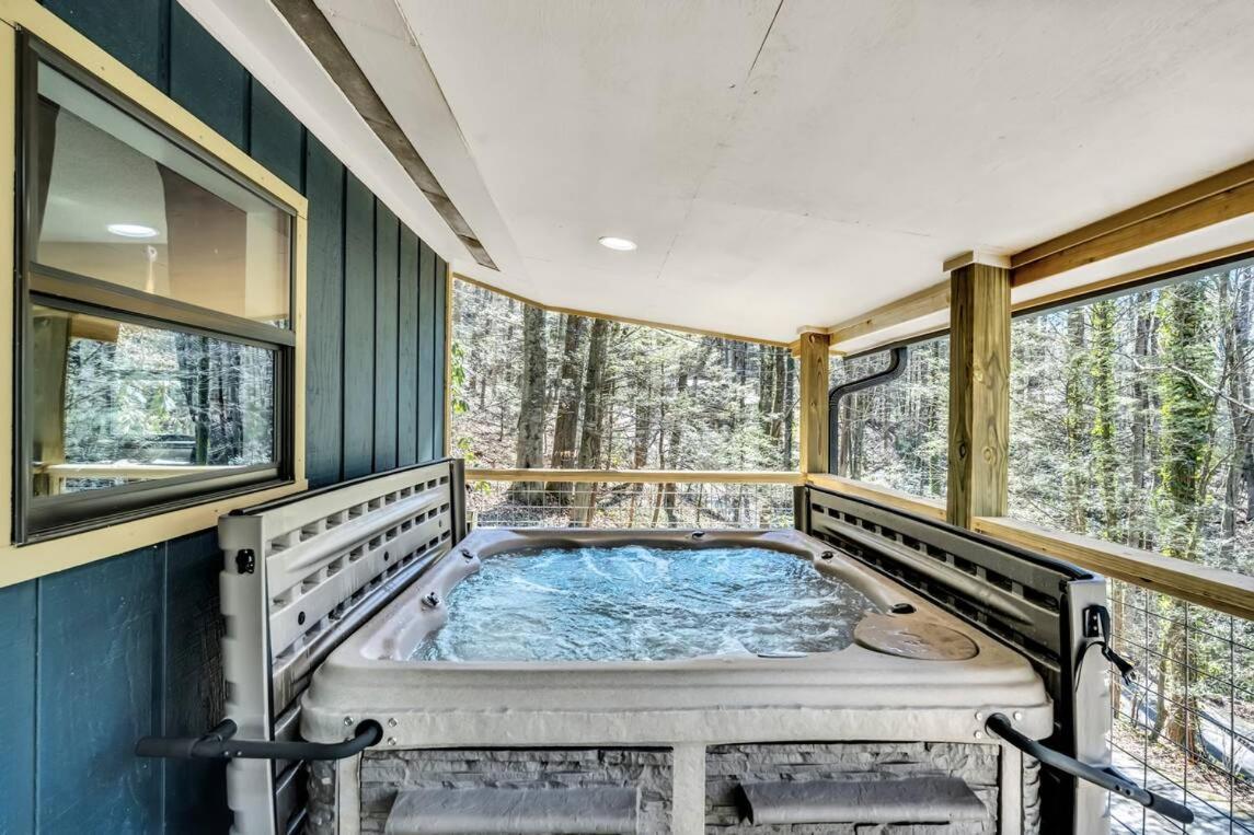 The Cozy Cove, Hot Tub, Wifi, 1089 Free Tickets Each Paid Day, Dollywood And More Sevierville Exterior foto