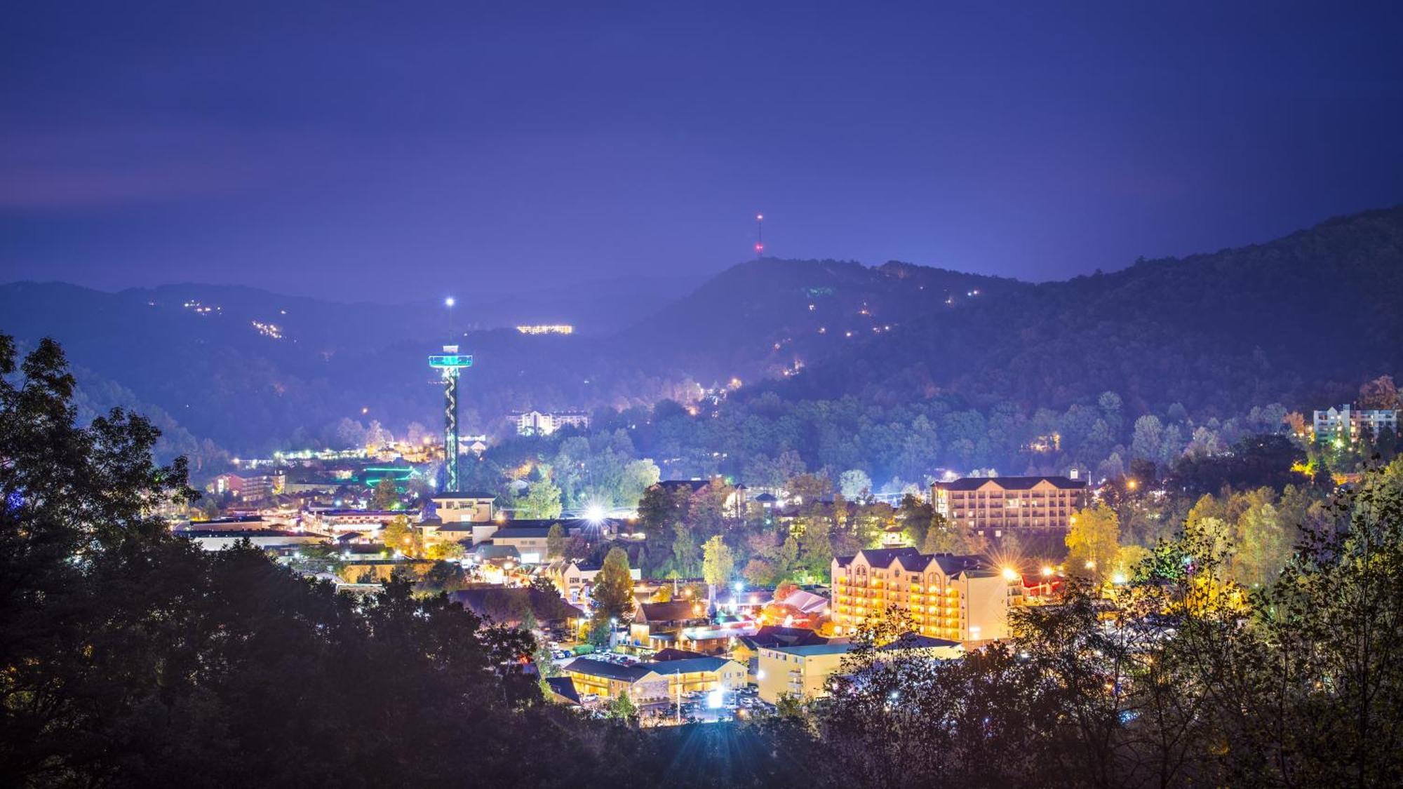 The Cozy Cove, Hot Tub, Wifi, 1089 Free Tickets Each Paid Day, Dollywood And More Sevierville Exterior foto